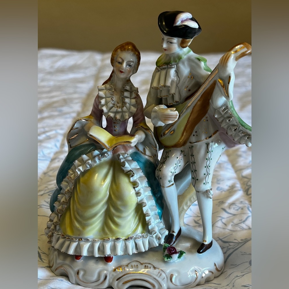 PORCELAIN COLONIAL FIGURINE-OCCUPIED JAPAN